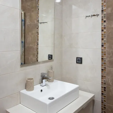 Ibis Lux Milmari N51 Panorama * קופאוניק